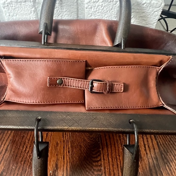 Vintage Gucci doctors bag. Chocolate brown leather with dual wooden handles. - Picture 5 of 8